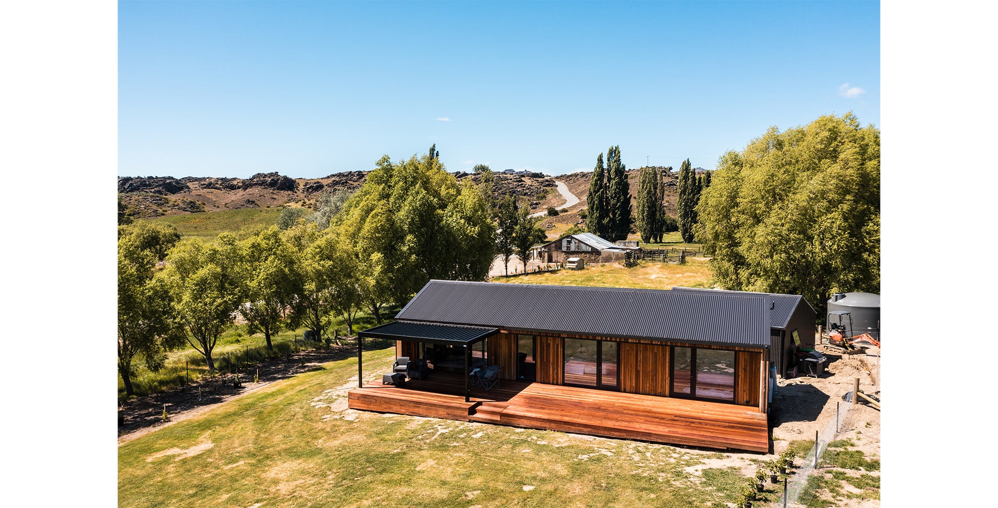 Arbol Pohutukawa Cottage April 2024 (1) - Respond Architects